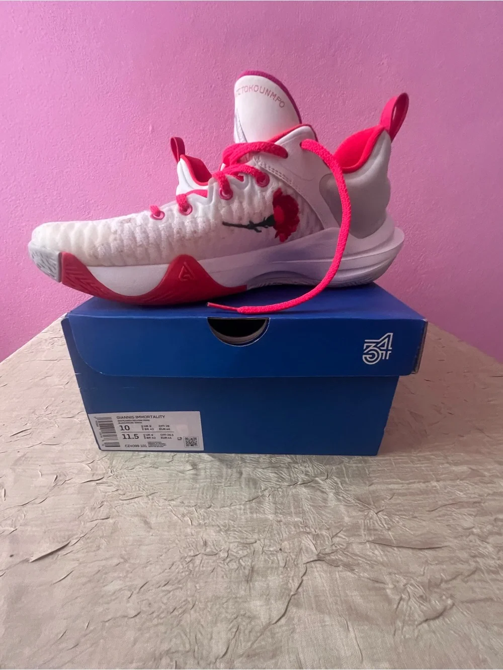 Nike Giannis Immortality 3 White Pink Basketball Shoes Men’s Size 10